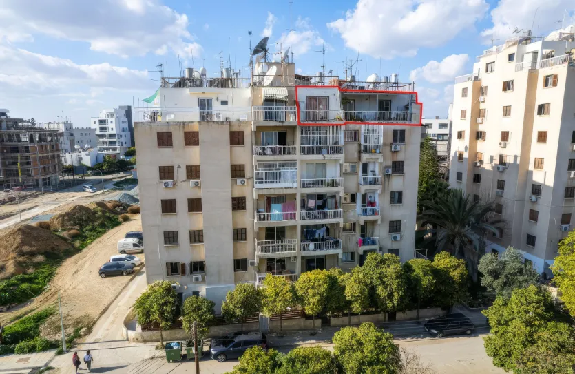 3-bedroom apartment for sale - 18325