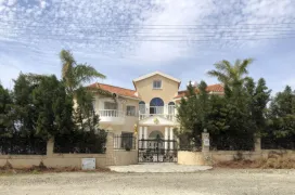 6-bedroom house in Peyia, Paphos