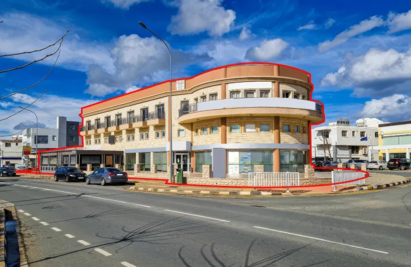 Building for sale - 18403
