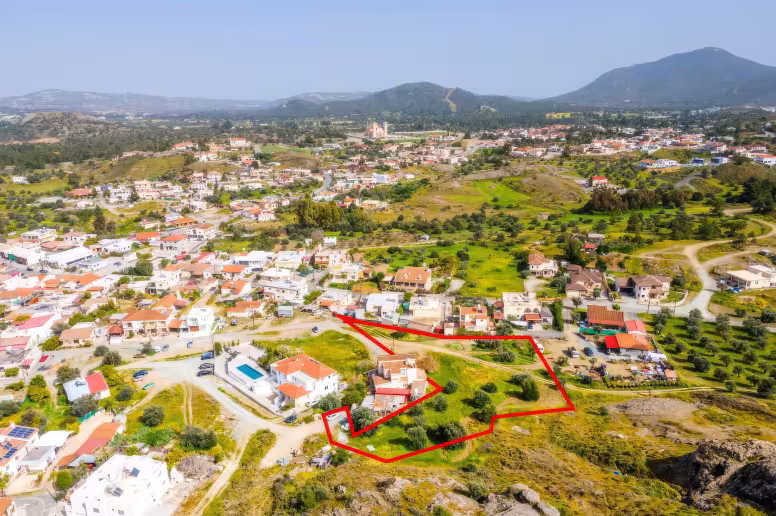 Residential plot in Larnaca, Kornos
