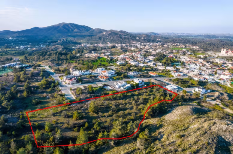 Residential plot in Larnaca, Kornos