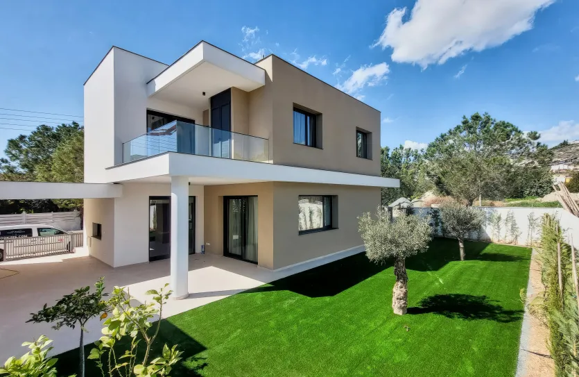 4-bedroom villa for rent - 18717