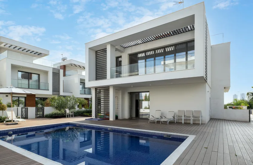 Дом с 3-мя спальнями аренда - 18720