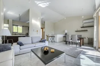 Limassol Property Three Bedroom Townhouse in Gated Complex 3-bedroom townhouse in Agios Tychonas, Limassol - 18802