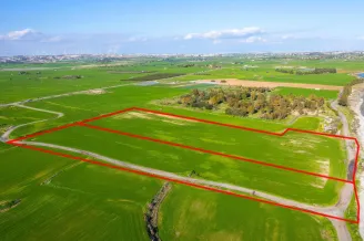 Земля туристического назначения в Софтадесе, Ларнака