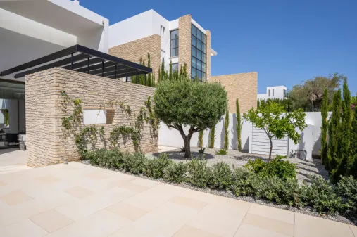 4-bedroom villa in Peyia, Paphos