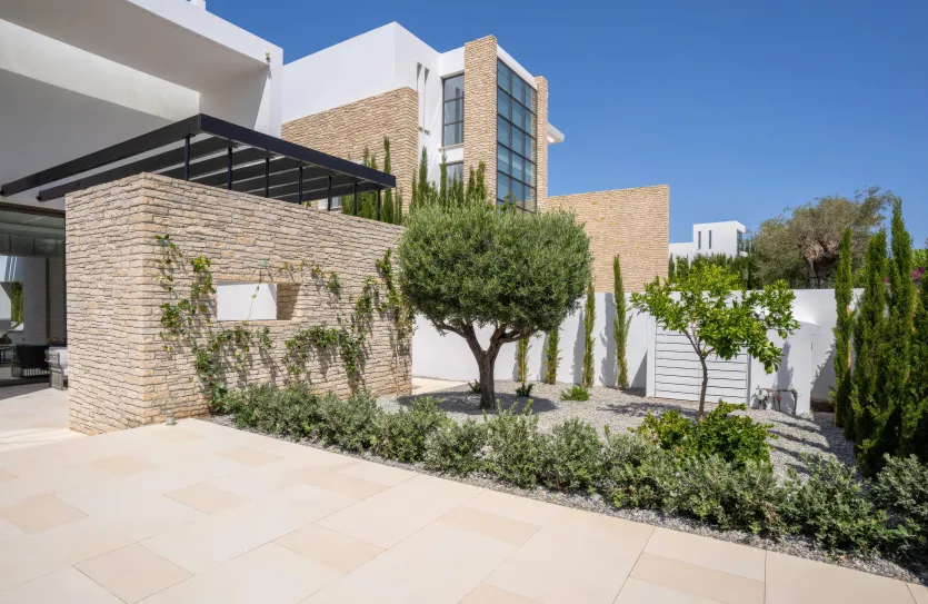 4-bedroom villa for rent - 18841