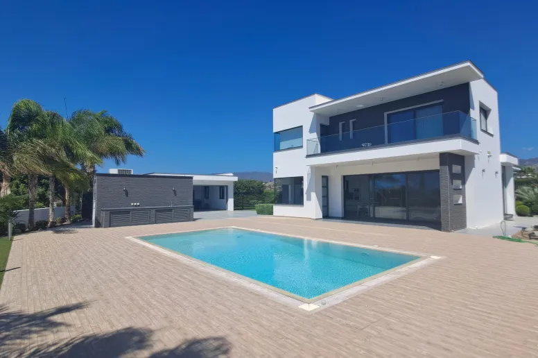 4 bedroom villa in Moni, Limassol