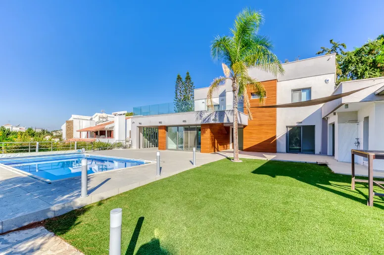 4 bedroom house in Agios Tychonas, Limassol