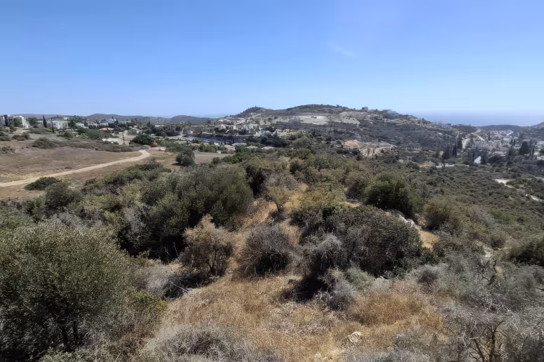Agricultural land in Agios Tychonas, Limassol