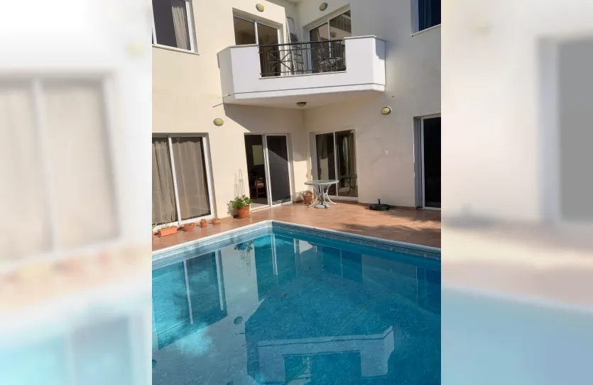 4-bedroom villa for rent - 15223