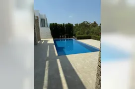 4-bedroom villa in Peyia, Paphos - 16860